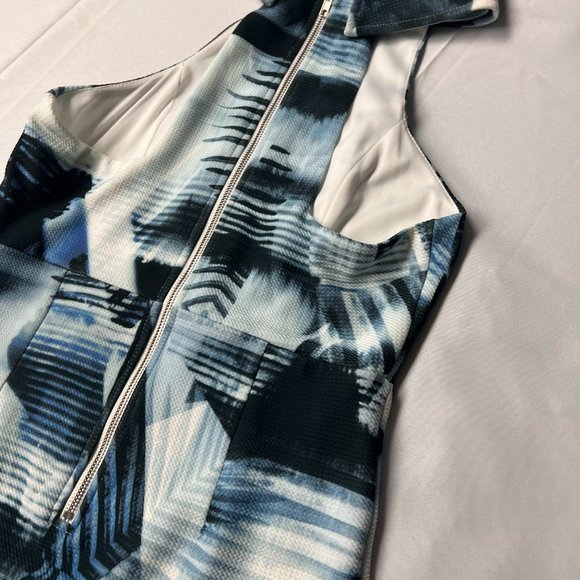 Etiquette - Picture 2 of 9